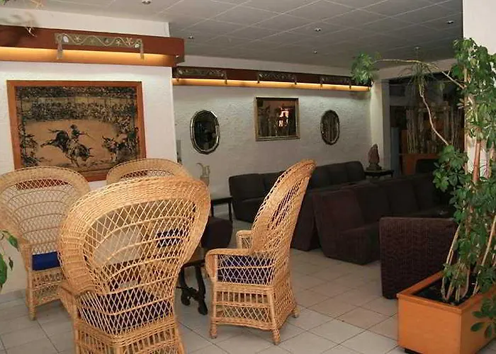 Oyo Goya Hotel