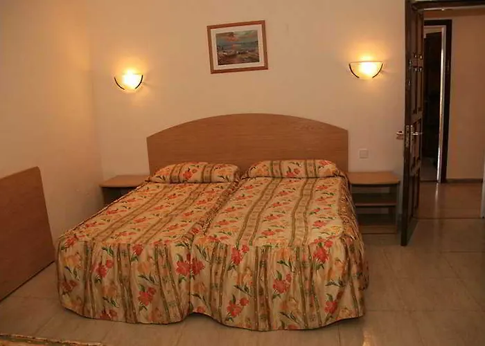 Oyo Goya Hotel Lloret de Mar